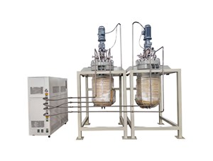 200L高溫高壓不銹鋼復合板電磁加熱中試反應釜已完工發(fā)往白色